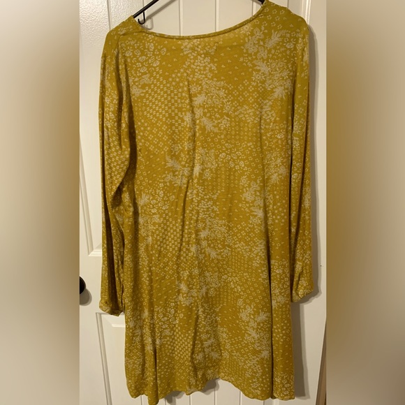 Old Navy Long Sleeve Swing Dress. - Picture 3 of 4